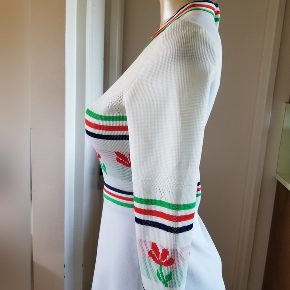 Vintage  Vicky Vaughn polyester  knitt white green red short 60s mini  dress - Picture 2 of 16